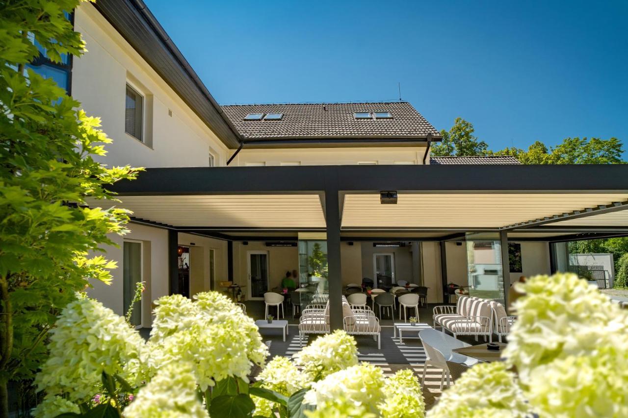 Hotel U Kaplicky Písek Eksteriør billede